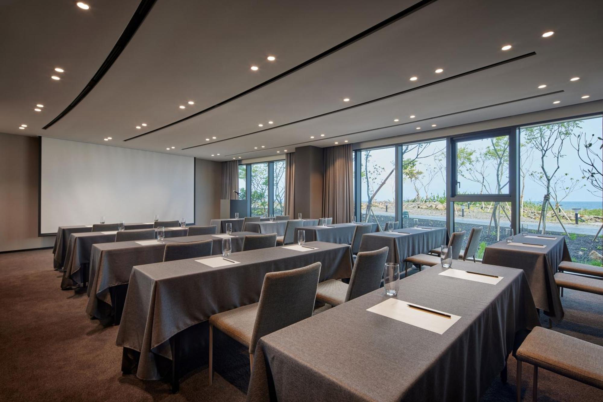Shilla Iho Tewoo Ocean Front Hotel Jeju