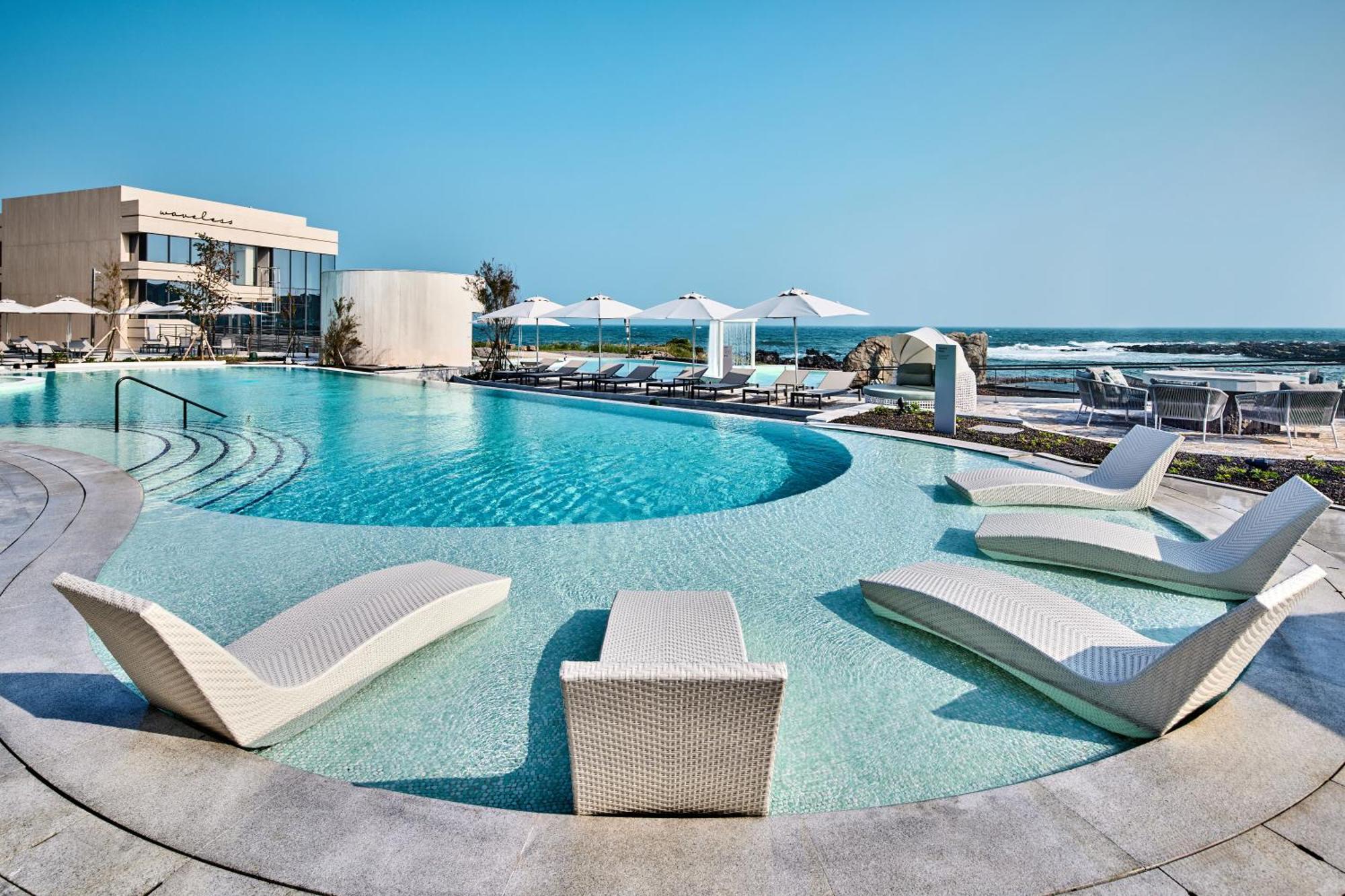 Hotel Shilla Iho Tewoo Ocean Front