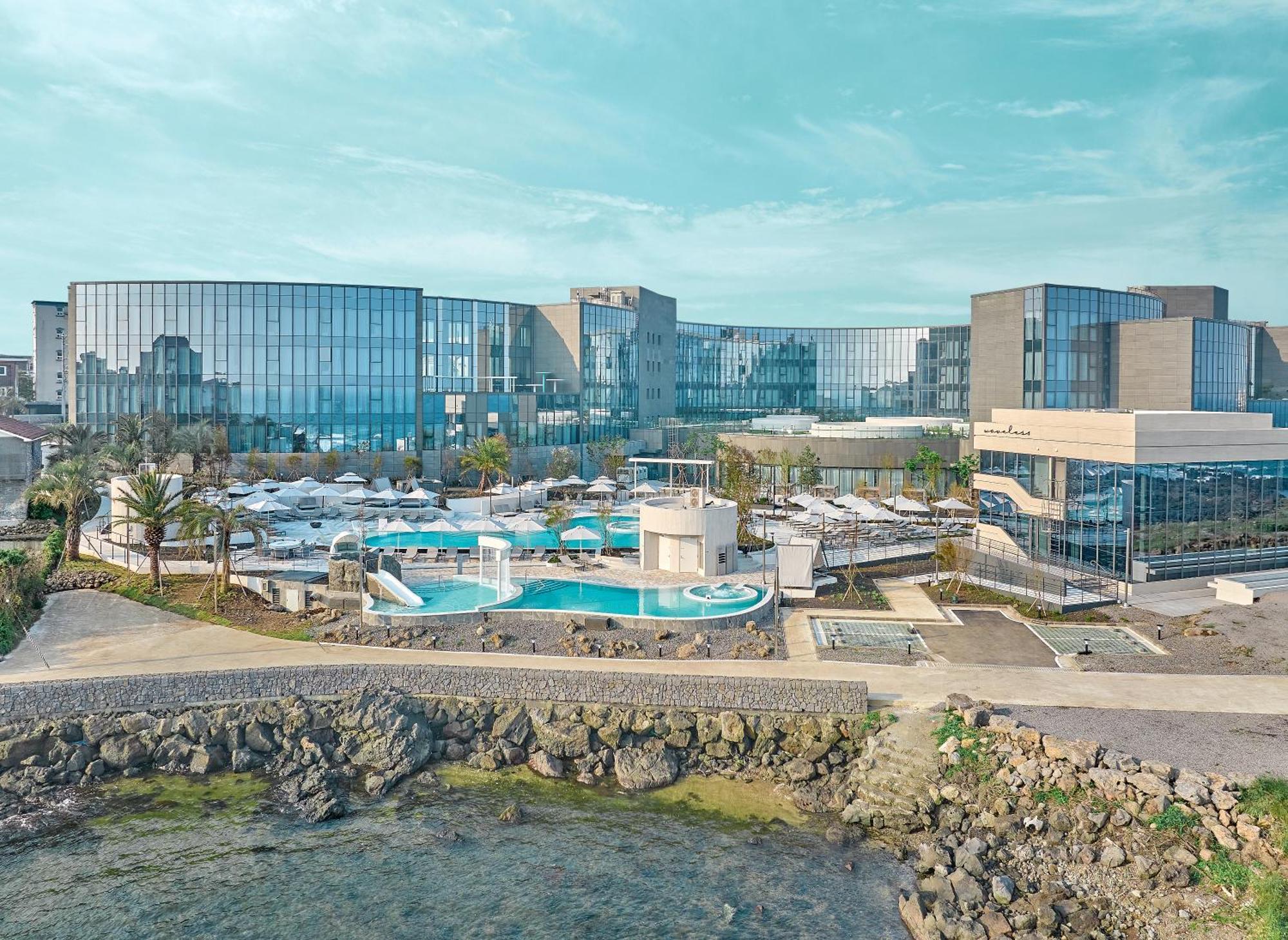 Shilla Iho Tewoo Ocean Front 4*