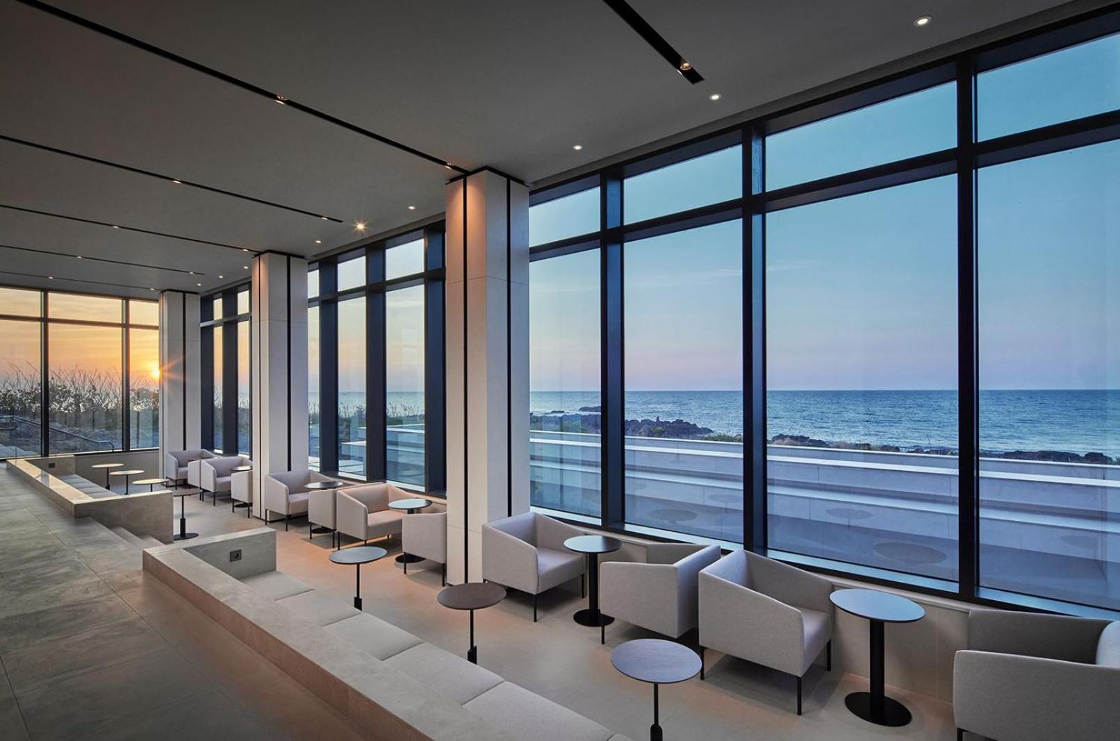 Hotel Shilla Iho Tewoo Ocean Front 4*